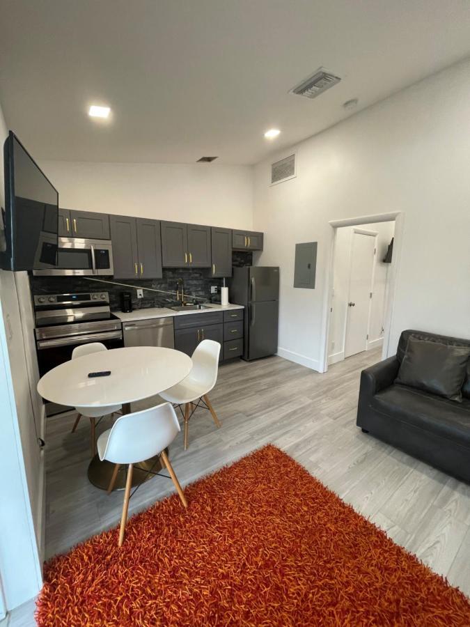 Modern Riverview Apartments フォート・ローダーデール エクステリア 写真