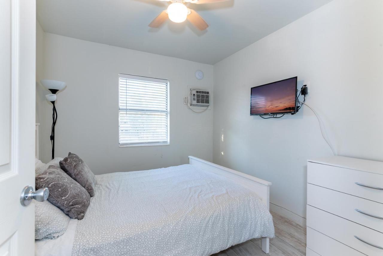 Modern Riverview Apartments フォート・ローダーデール エクステリア 写真